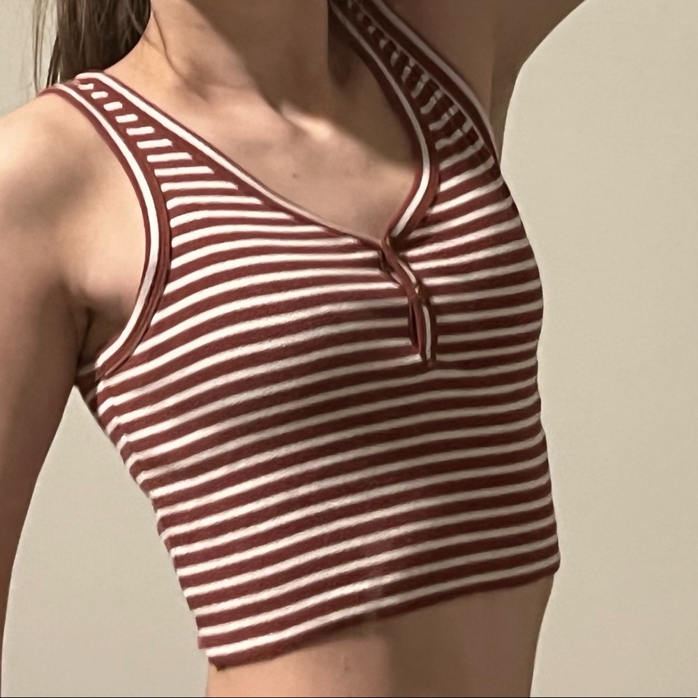 Cropped tight fit top